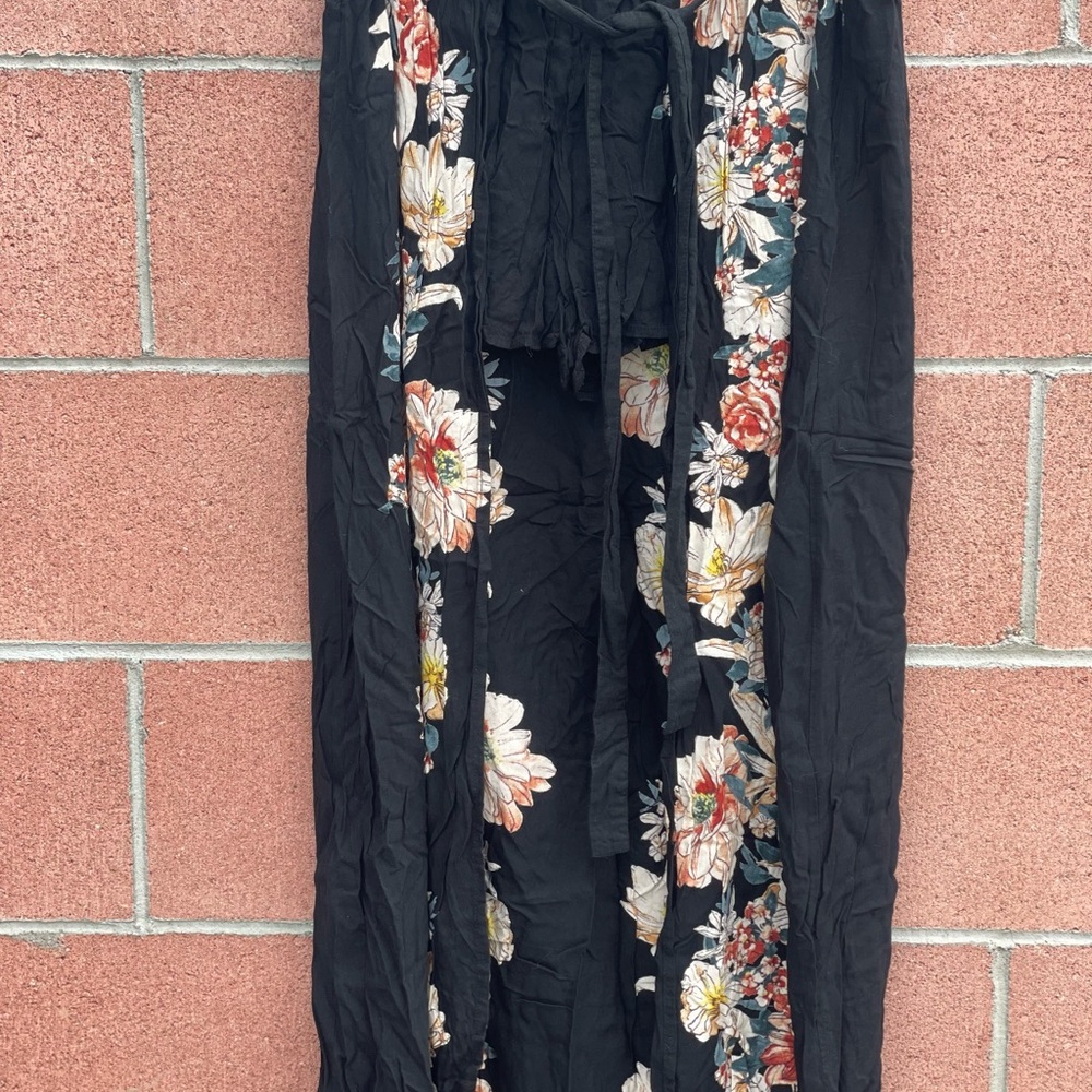 Band of gypsies Floral Black short and skirt skort size Medium
